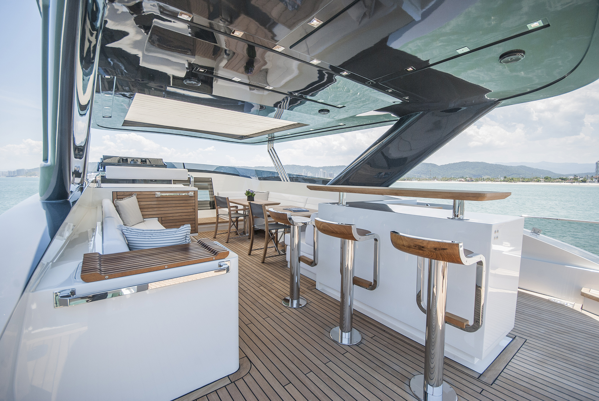 Yacht RAGNAR, MCP Yachts | CHARTERWORLD Luxury Superyacht Charters